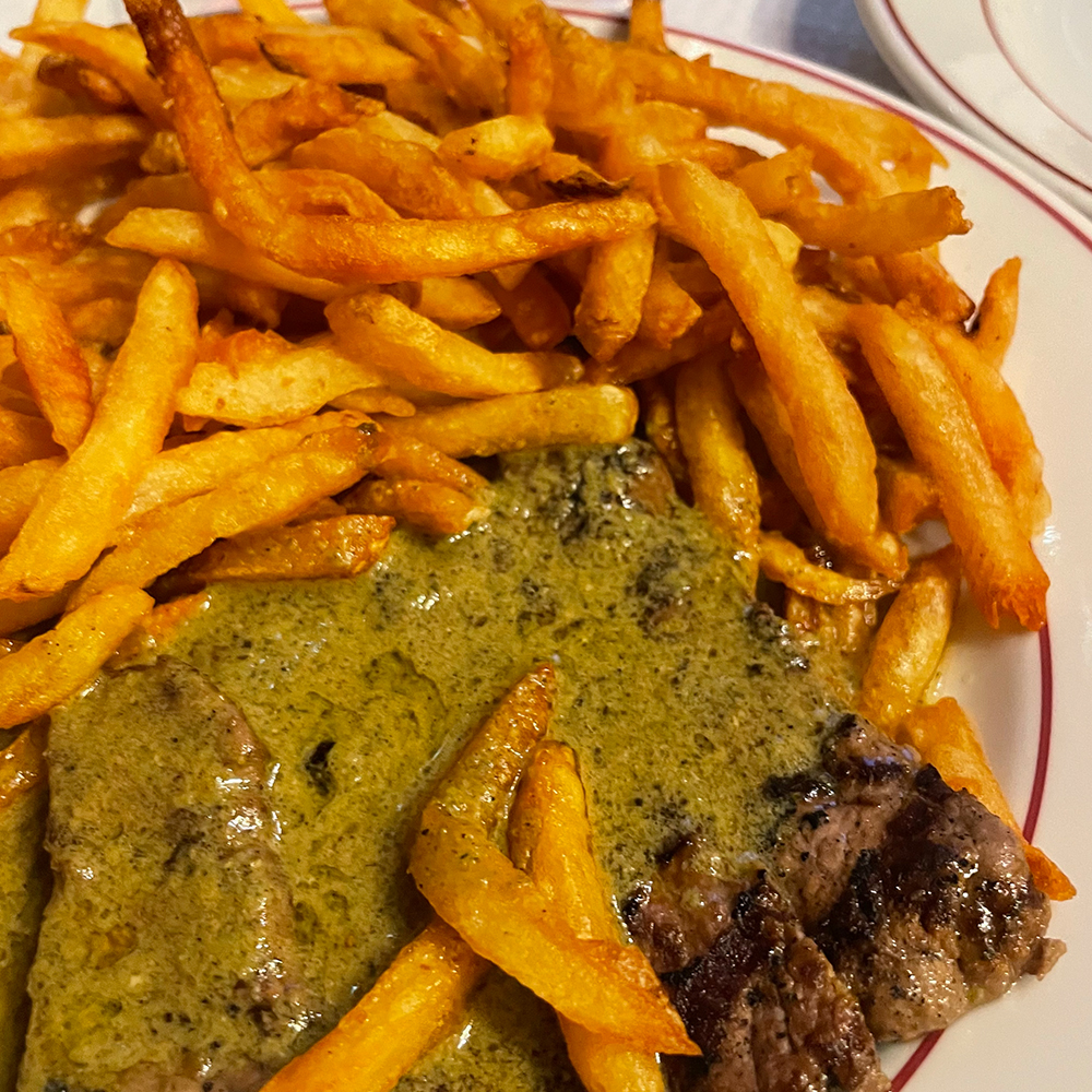 דנה בפריז סיורים בפריז בעבריתLe relais de l’entrecôte